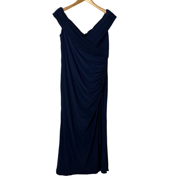 La Femme Ruched Jersey Long Gown Off The Shoulder Blue Size 14 Mother of Bride - Picture 2 of 8